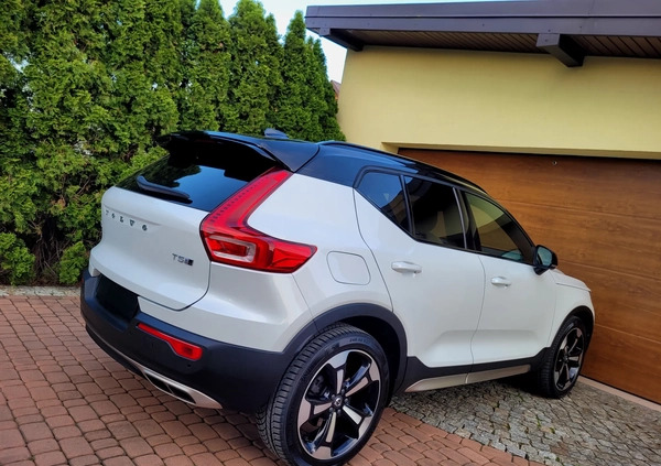 Volvo XC 40 cena 109000 przebieg: 205000, rok produkcji 2019 z Opoczno małe 781